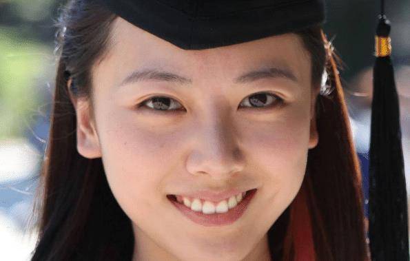 甜美爱笑的徐唯,让人感觉特别温暖,尤其她的演技更是特别棒