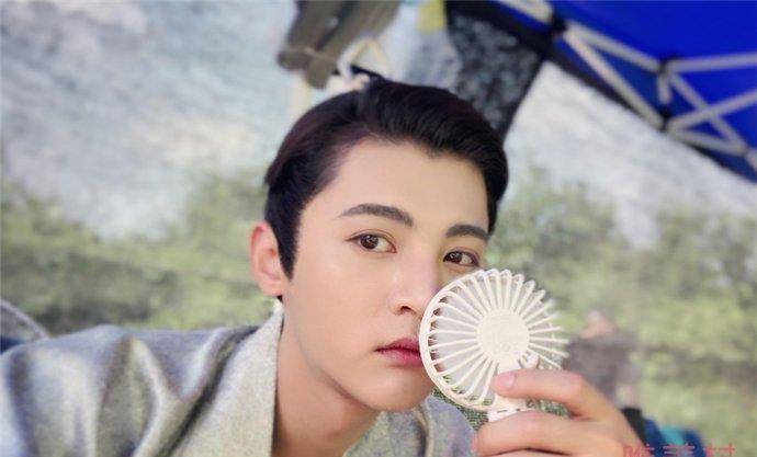 原创周骏超女朋友是谁出道多年零绯闻真实年龄多少引热议