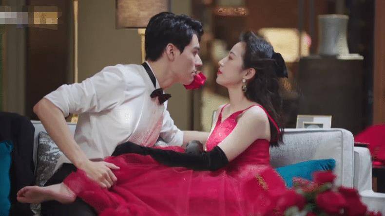 《从结婚开始恋爱》预告放送,周雨彤又飒又美,狂撩男主太甜了_龚俊_鹿