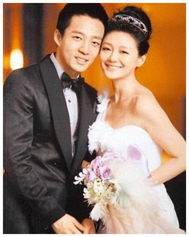 大s离婚首度亮相曝身材走样引嘲讽衣着全由汪小菲选购