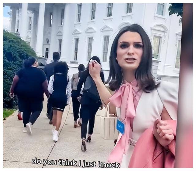 女神卡卡力挺跨性别网友抵制lovestory引发热议