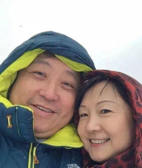 王晶一拍桌子:我就是不敢_女人_女郎_妻子