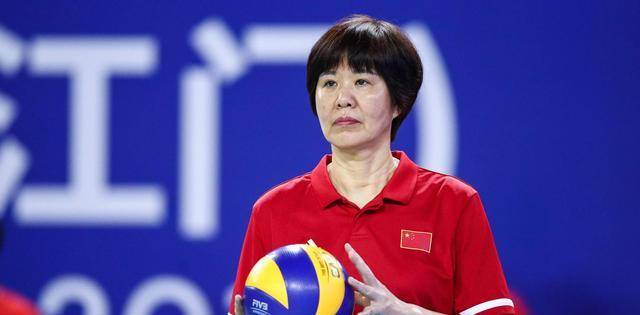 聚焦过去,我们看到袁伟民全盛时期激流勇退,陈忠和,郎平第二个执教期