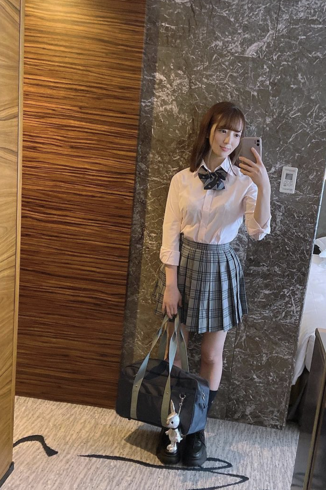 女子图鉴丨小花暖:胸大腿长眼睛大,娱乐圈的"大"女神!