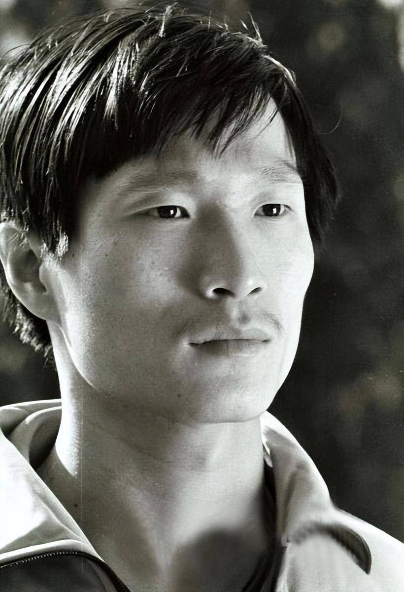 原创栾劲中国羽毛球的开山天王英国女王曾为他颁奖现状如何