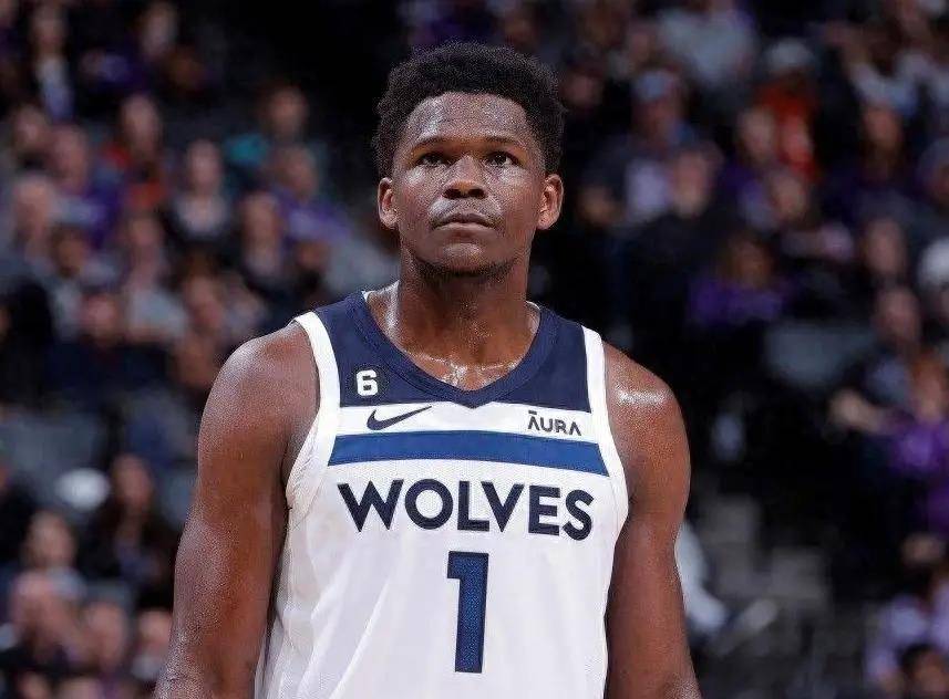 奥尼尔:他让我想起了年轻的韦德和科比_莫兰特_球员_评价