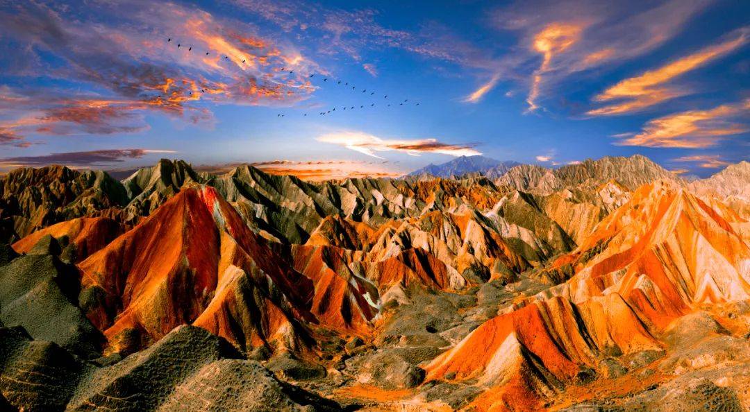 美文|春风一夜吹香梦,梦逐春风到丹霞_七彩_大自然_色彩