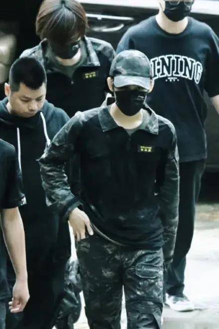 原创刘耀文被背刺宋亚轩频受伤新综艺录制成时代少年团受难记