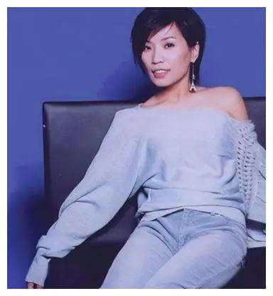 退出歌坛,实则已"悄然离逝",再也见不到的8位歌星_胡寅寅_高枫_汝佳