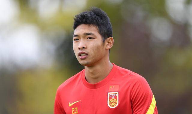 中国男足新秀王钰栋奠定中超基础留洋欧洲时间待机