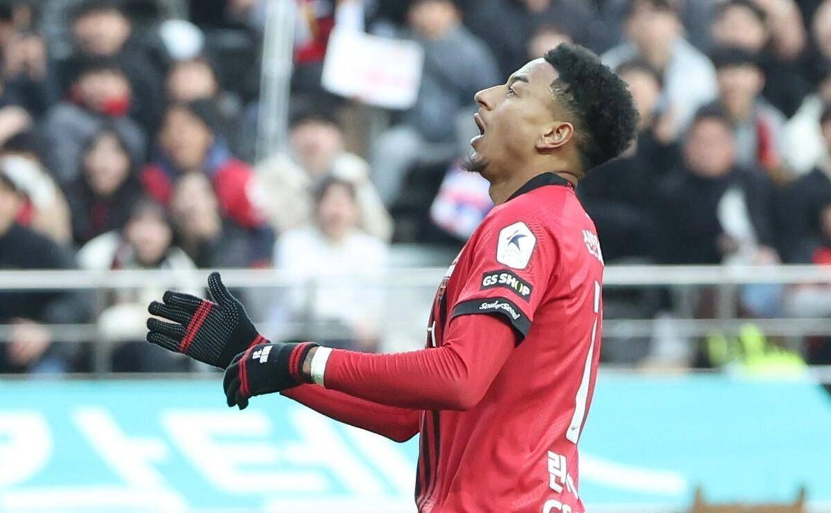 "俱乐部没有付钱让林加德跳舞庆祝,"一位球迷说.