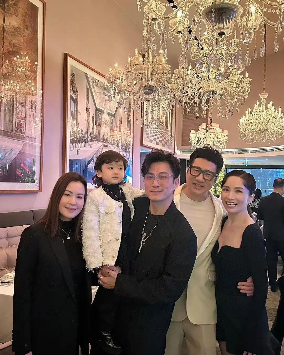 西门庆单立文65岁生日宴视帝陈山聪袁伟豪和视后胡定欣出席