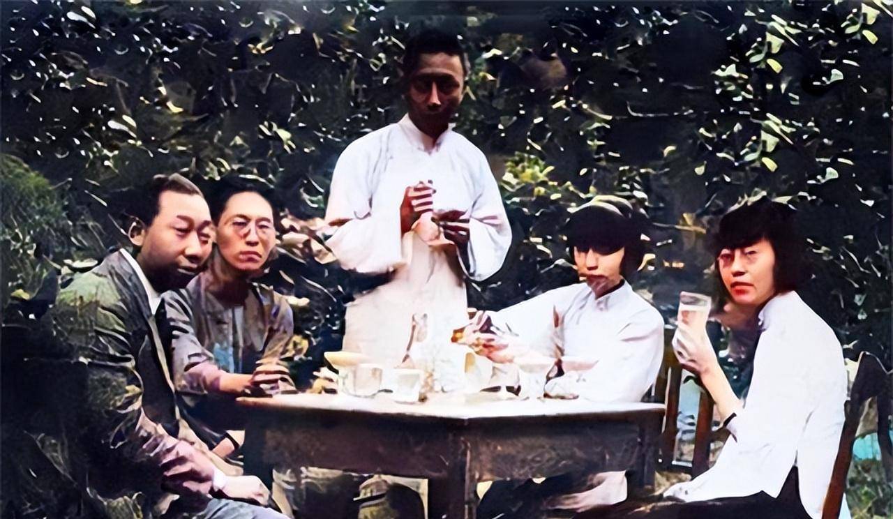 大骂,加之孙用蕃在一旁煽风点火,兄妹俩竟从口舌之争发展到了扭打一团