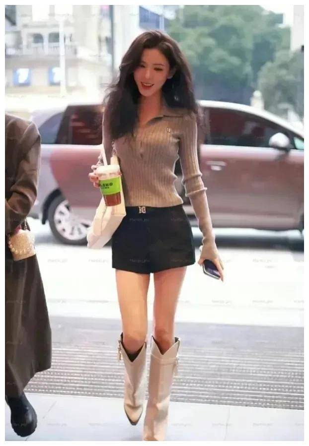 张予曦上班路透纤细腰肢令人艳羡身材曼妙迷人