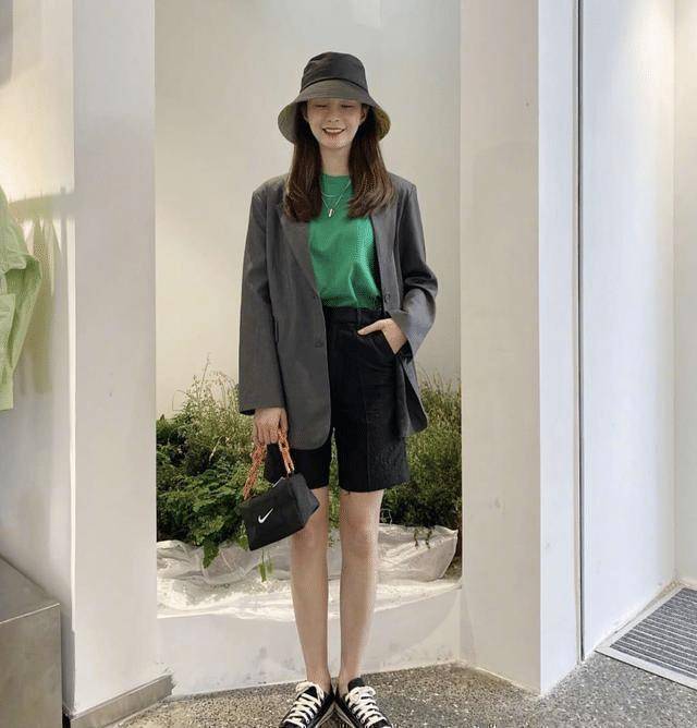 原创沈梦辰到底有多瘦镜头前凹造型1米71身高目测不到百斤