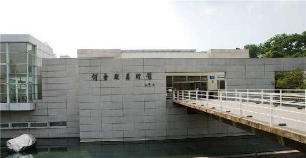 耿书林莅临何香凝美术馆纪念恩师何香凝诞辰146周年