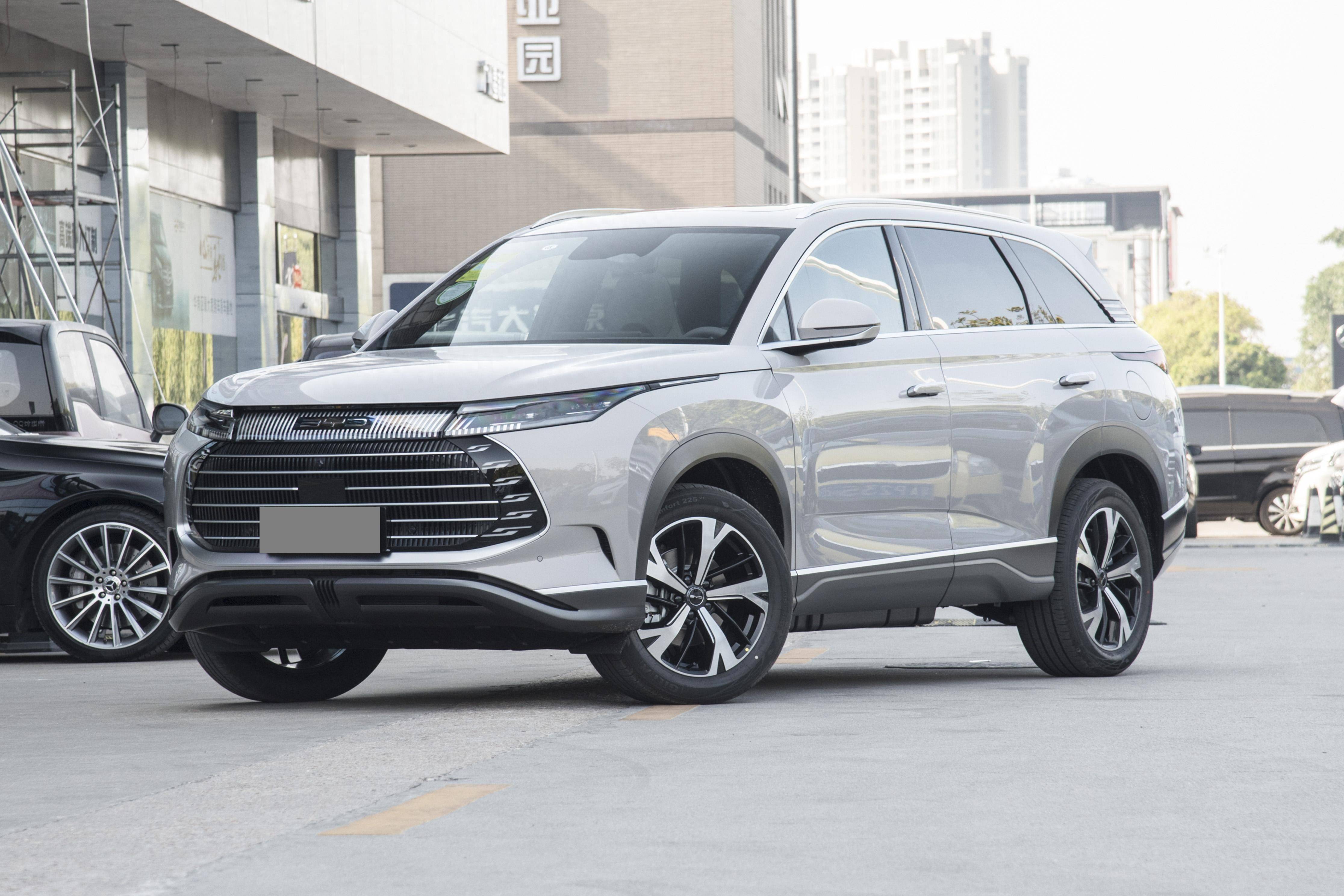 比亚迪又一荣耀版新车来袭,轴距2820mm,定位中型suv,17万起?