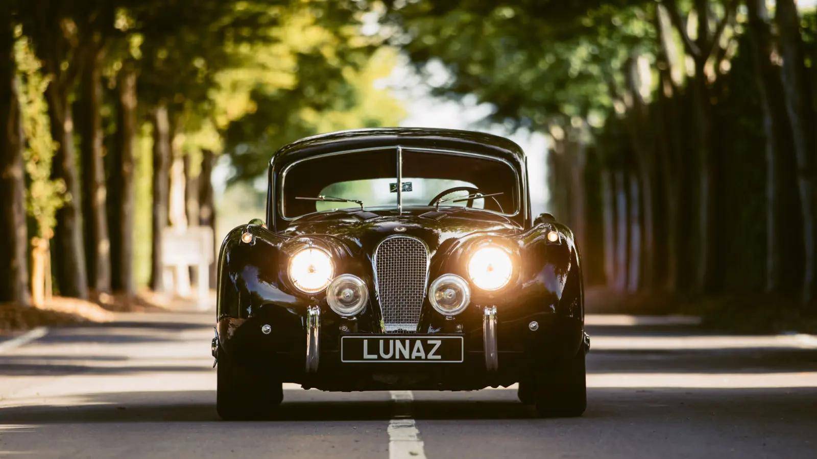 老树发新芽--捷豹xk120官方对老爷车推电动化改造