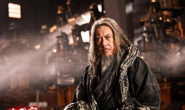 原创项羽叔叔项伯为什么一直出卖项羽而帮助刘邦呢