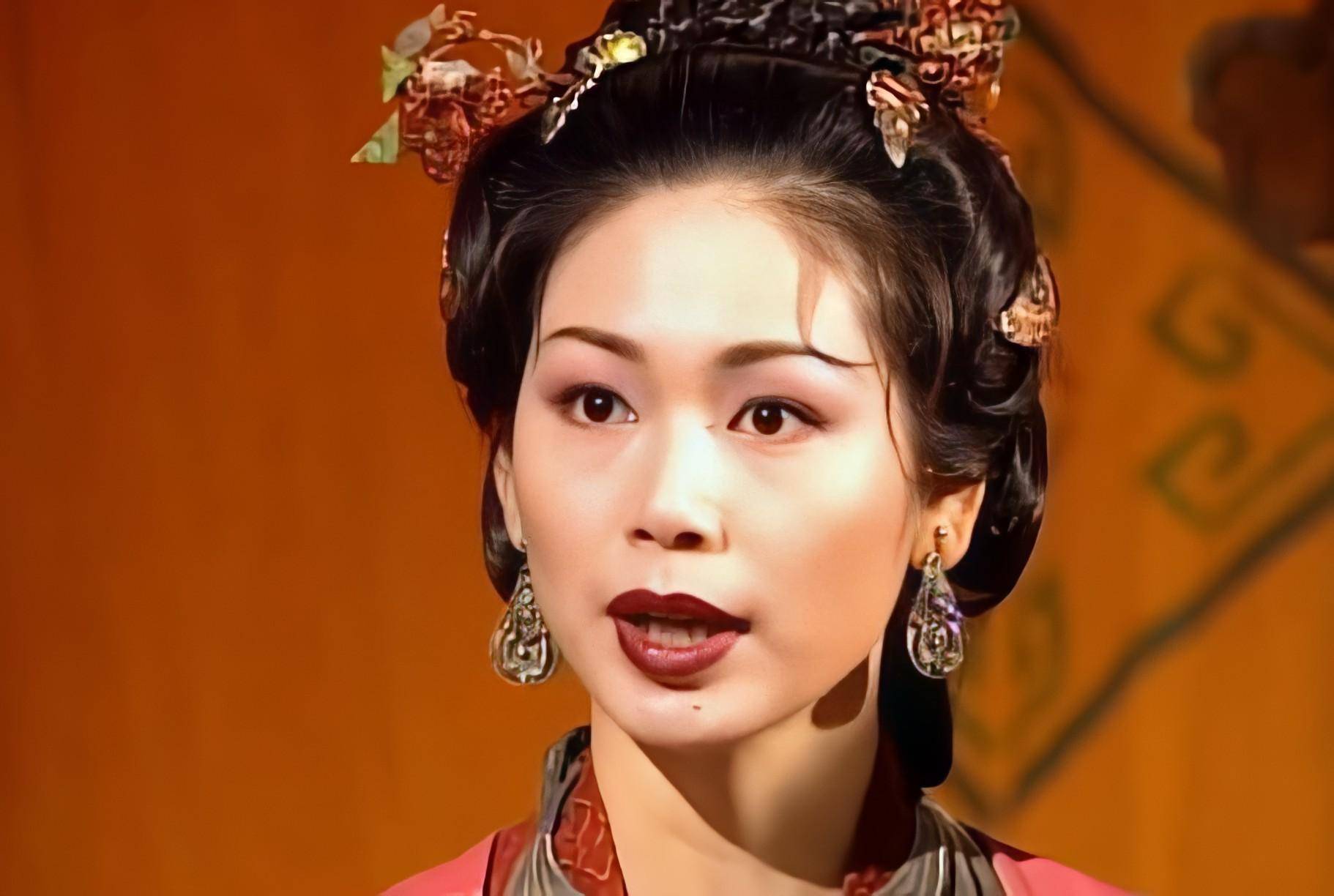 苏荃为何会爱上韦小宝?