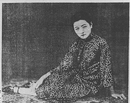 后来红遍中国的胡蝶在此次比赛中还是个无名小卒,而张织云以2146票的