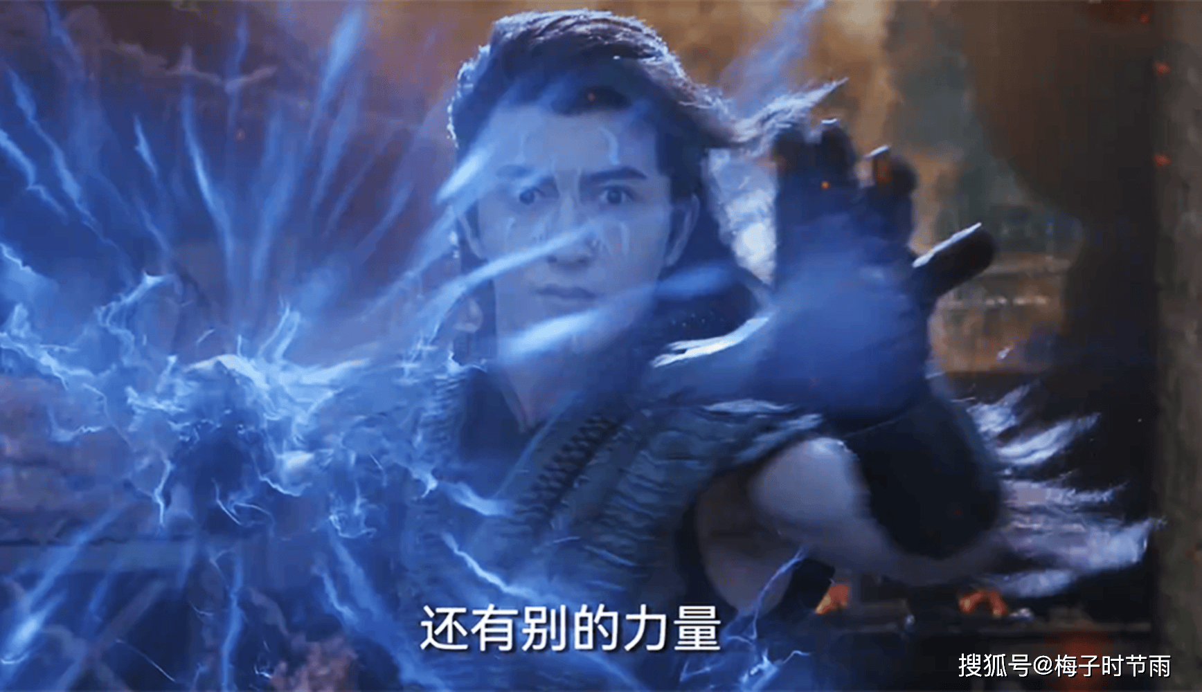 原著中天使圣王是天之墓的守护者 ,而且她还有一样