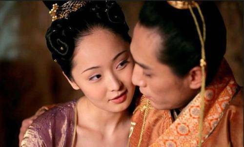 皇帝宣爱妃侍寝时来了天葵用宫女冒充却因此为汉朝续命