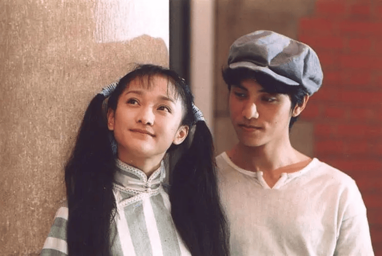 火了之后,他又先后拍摄了《风雨西关》,《故梦》和《朱家花园》