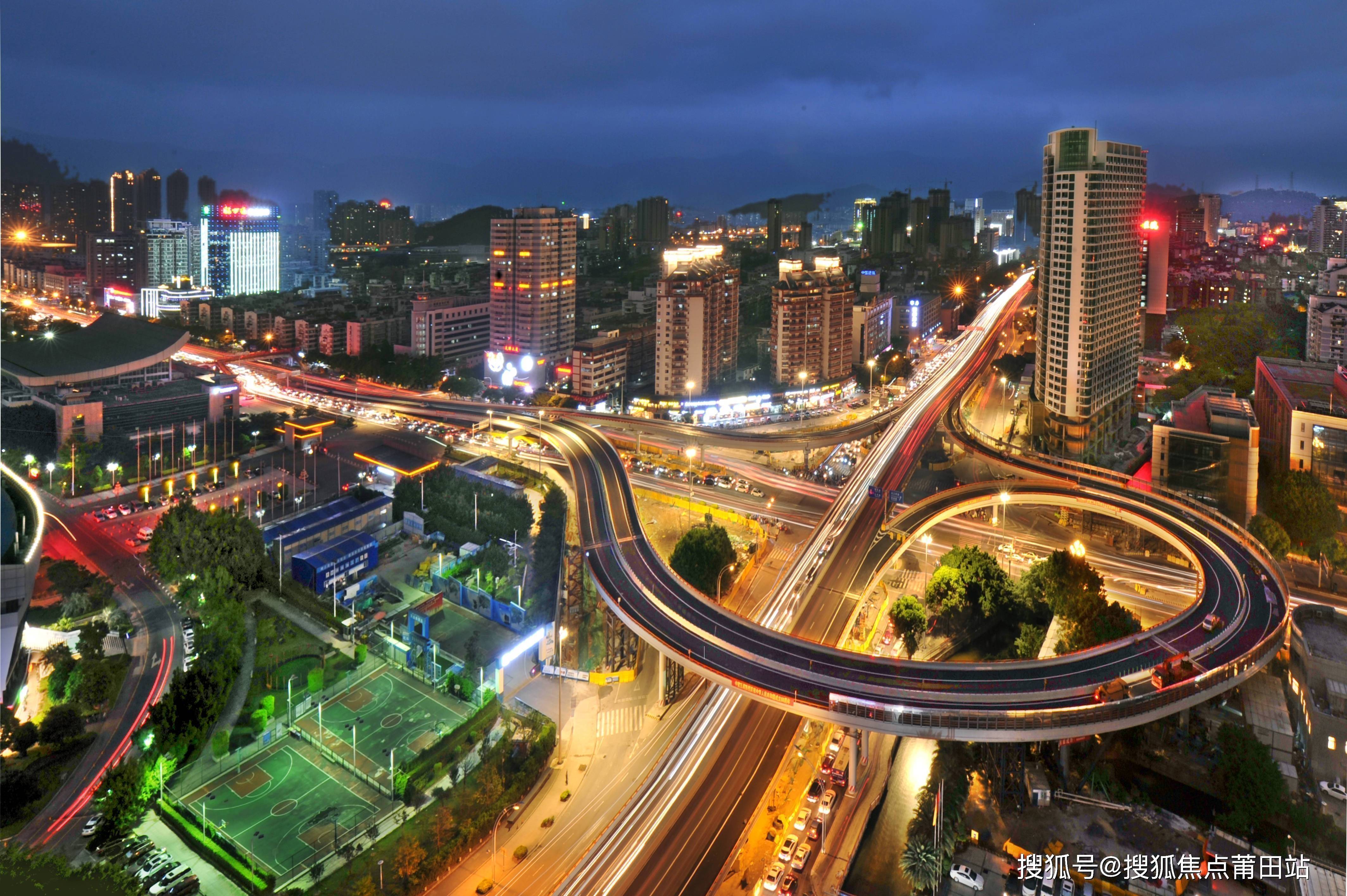 城区路网:北二环,北三环绕城高速在侧,与五四路,省府路,华林路等主干