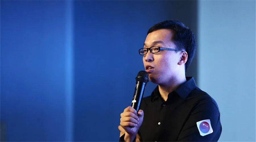 因此2009年,戴文渊放弃攻读博士学位,转而进入产业界,加入百度,成为