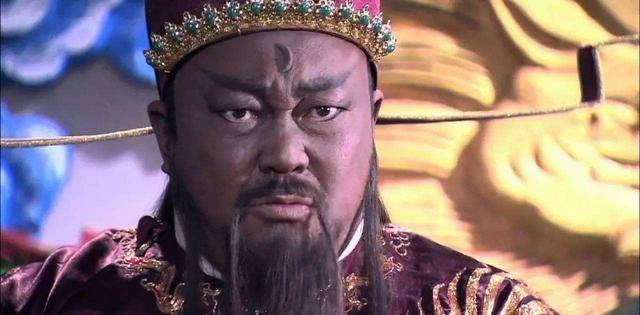 中会有害群之马,一边又想着应该要以什么方式来立威且又不会吓坏群臣