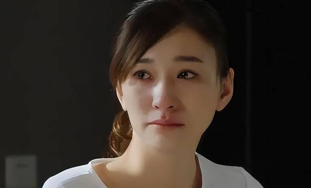 原创47岁李小冉娱乐圈的大号水蜜桃独立反叛的魅力女神