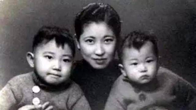傅雷和朱梅馥婚后育有两个儿子,大儿子傅聪于1934年出生在上海.