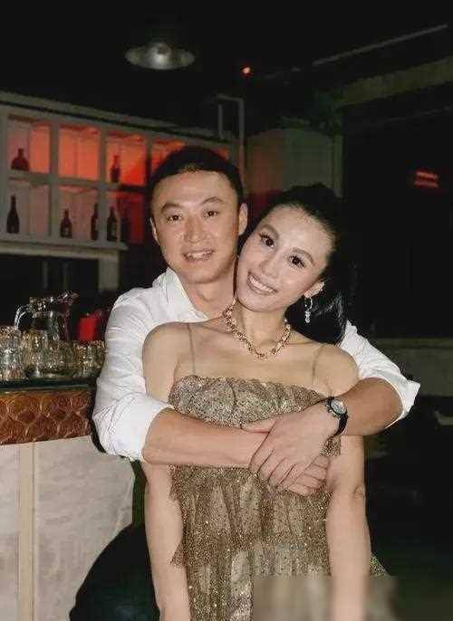 王励勤老婆多娜真名图片