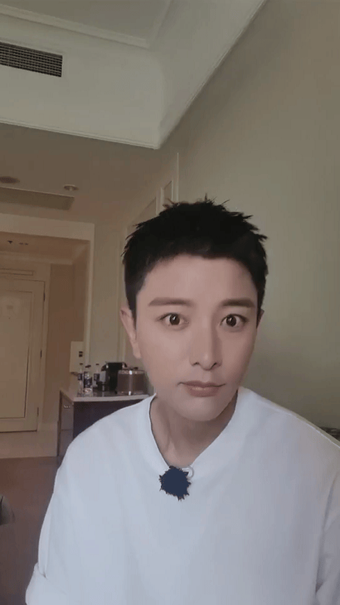 被曝和李小璐感情升温后贾乃亮再晒视频模样帅气又可爱