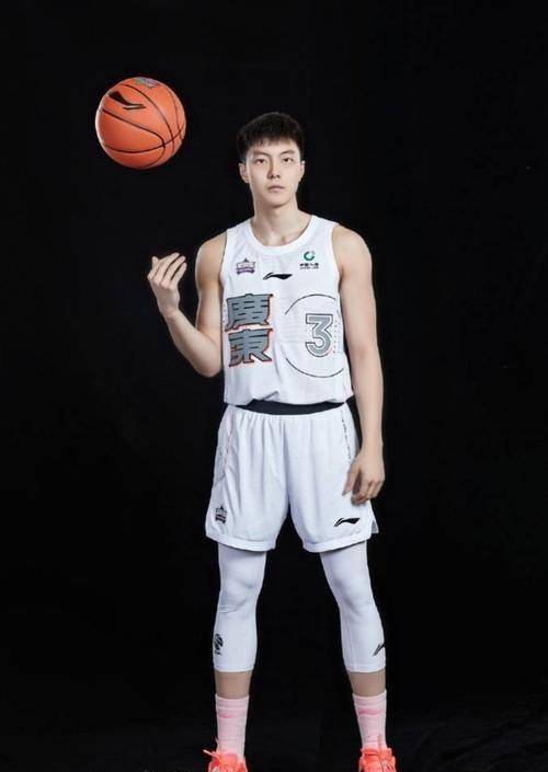 cba全明星南区逆转北区!齐麟空砍29分,胡明轩荣获mvp!_比赛_球员_得分