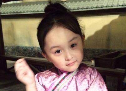 的是,长大后的吴似丹,却患上了肺病,请了好多医生,都没能治好女儿的病