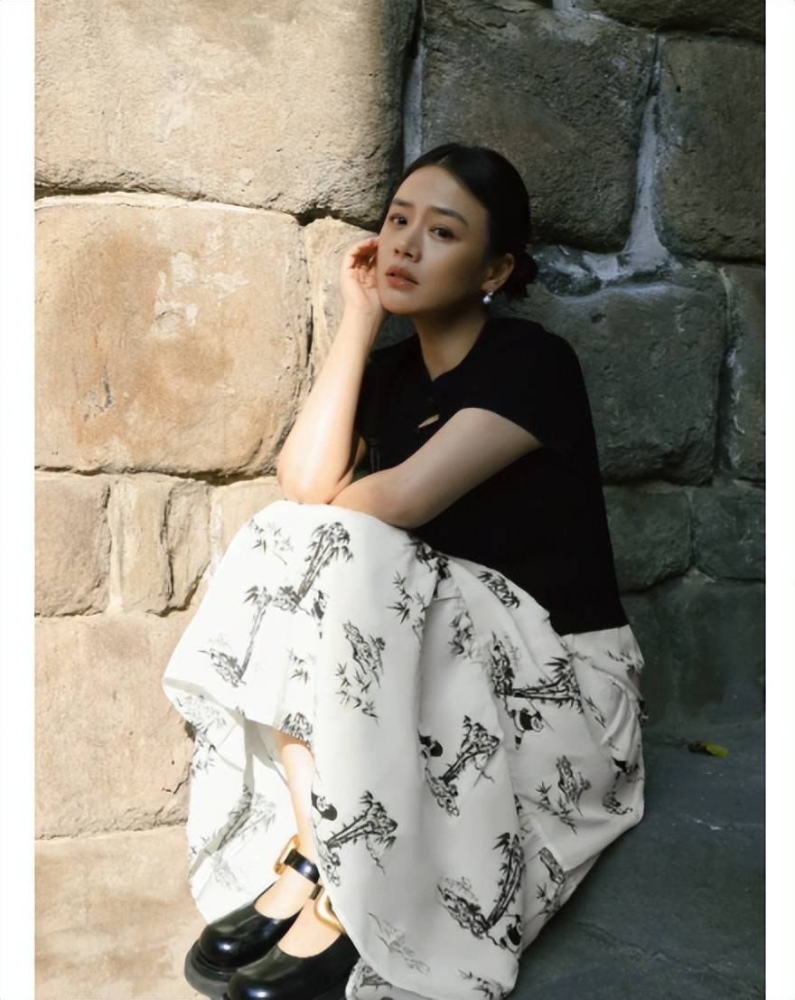 还参演过《芈月传》,《你是我的城池营垒》,《橙红年代》,《未婚妻》