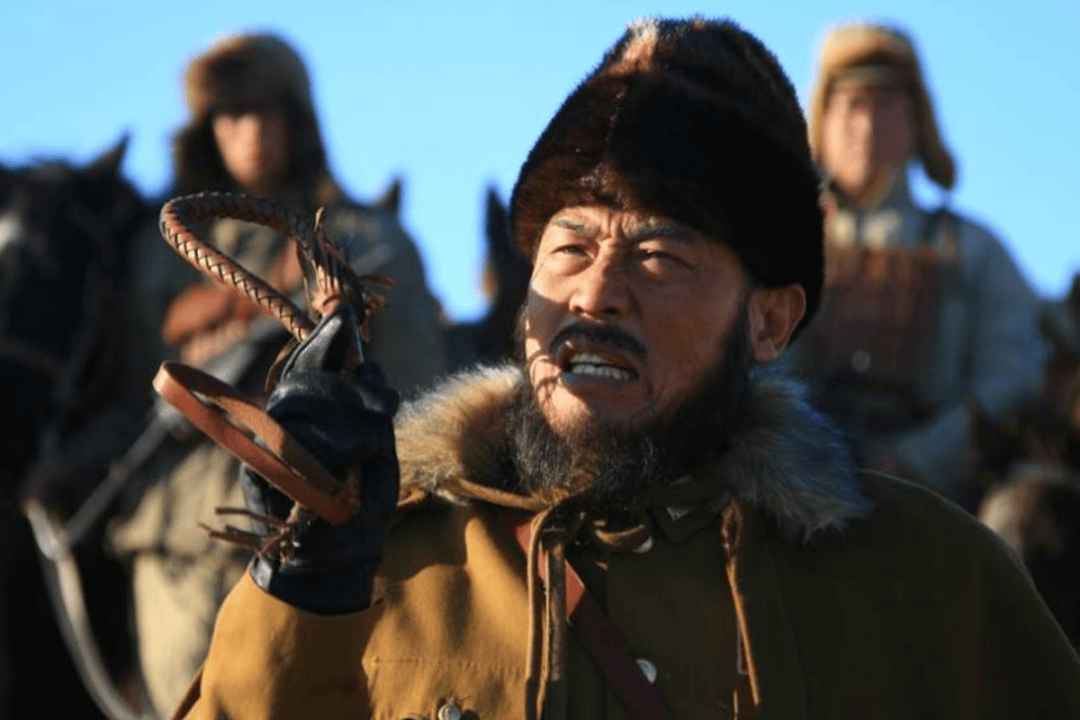 原创1950年新疆匪徒残忍杀害32岁副师长王震派41辆坦克剿灭凶手