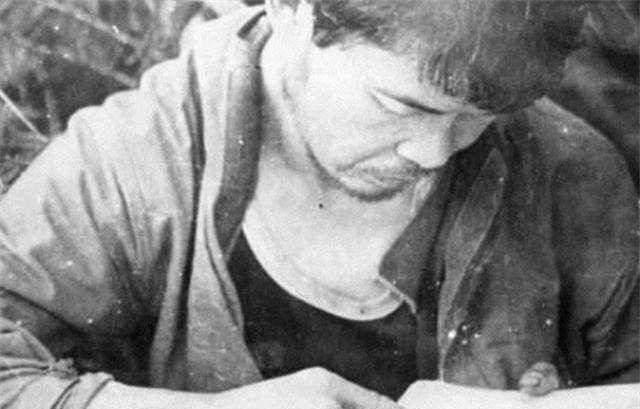 原创侦察兵傅平山用7发子弹和敌军周旋6天牺牲后遗体被封进水泥