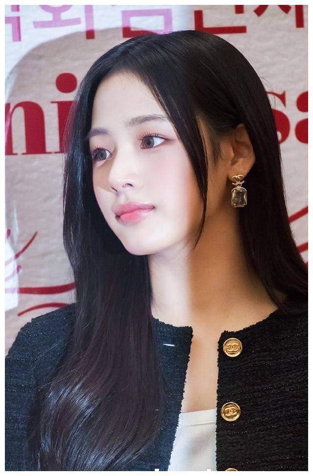 韩国知名女星被选为第22届韩国选举宣传代言人她的颜值被称赞