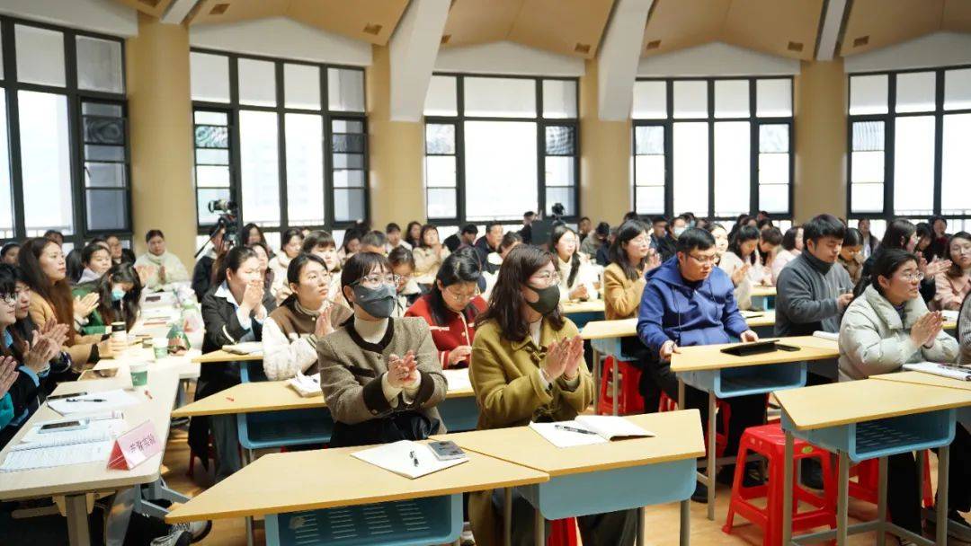 滁州外国语学校示范讲学著名特级教师余映潮老师