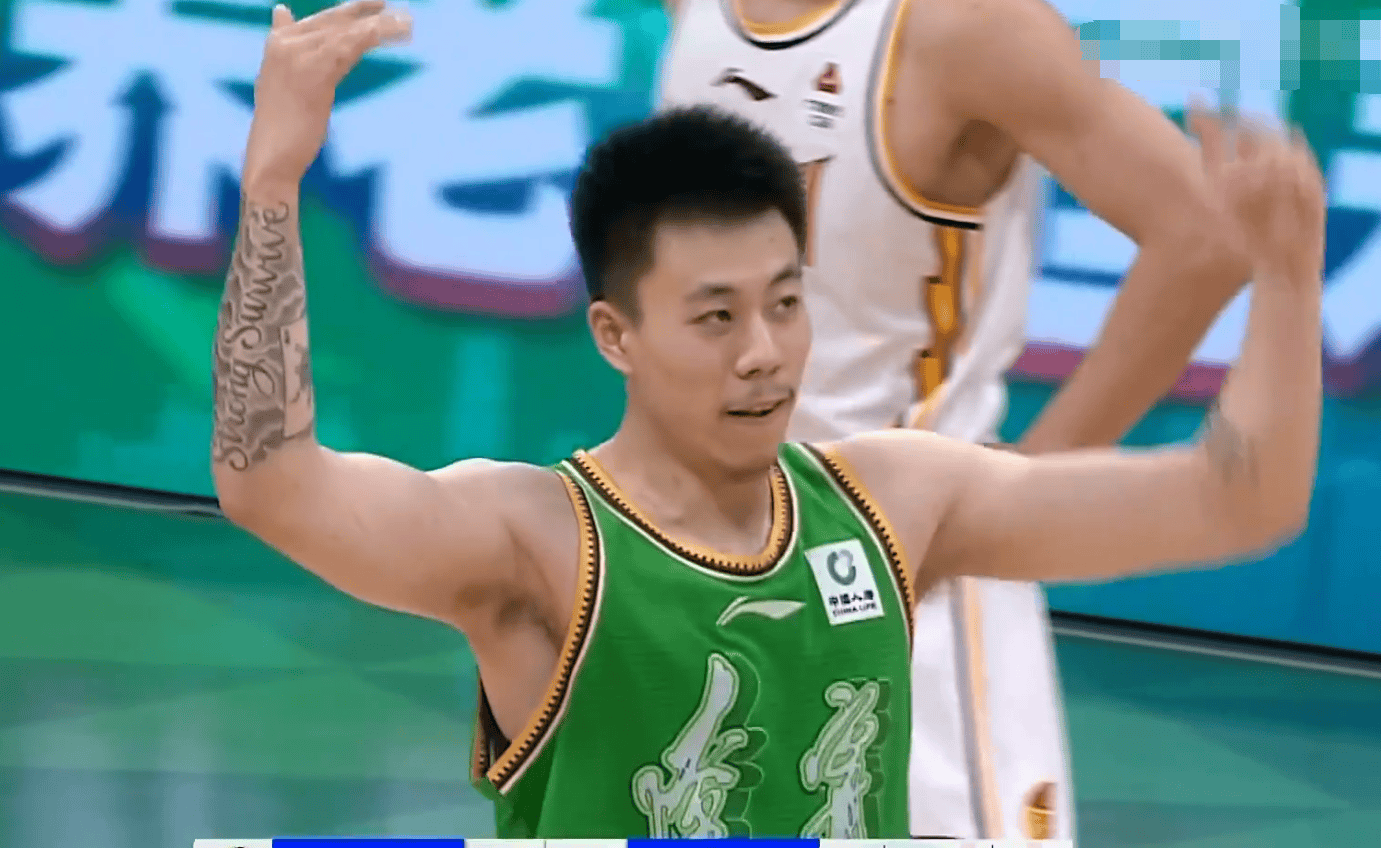 辽篮赢了都没用,张镇麟43分狂吼,杨鸣却脸色难看_辽宁队_比赛_赵继伟