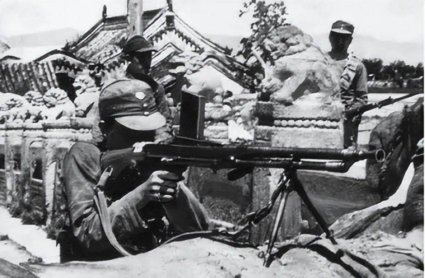 纪律严明,秋毫无犯这其实和张自忠一贯以来的治军方式分不开.