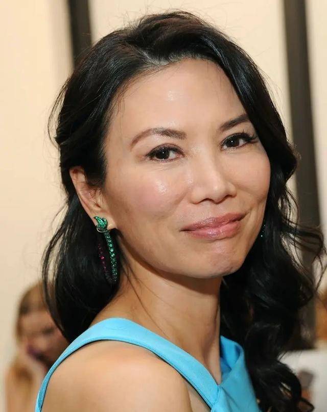 这个四合院和故宫一墙之隔价值十几个亿主人名叫邓文迪