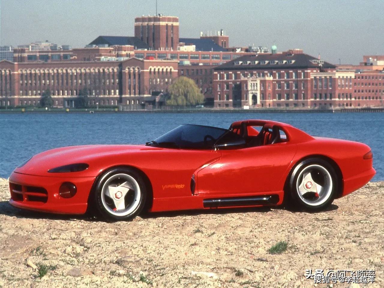 半成品超跑,带你了解经典且原始的第一代道奇viper_搜狐汽车_搜狐网