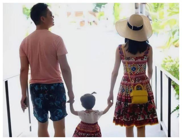 刘强东:宠溺章泽天的女儿,前任之子引发一生之痛,真相揭开!