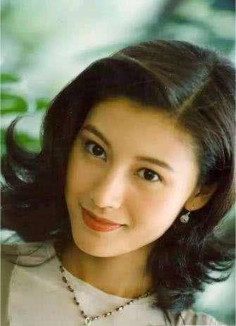 曾辗转在各大富豪怀中,现备受许晋亨宠爱,"金牌小三"的上位路_李嘉欣