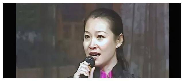 赵本山的女儿赵玉芳:倒贴300万也要下嫁穷小子,15年后怎么样了