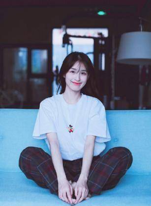 原创原创林宛瑜赵霁罕见晒照骨瘦如柴已有法令纹曾被传贫血严重